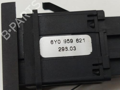 Switch SKODA FABIA I Combi (6Y5) 1.4 TDI | BP39174718I30 - Image 2