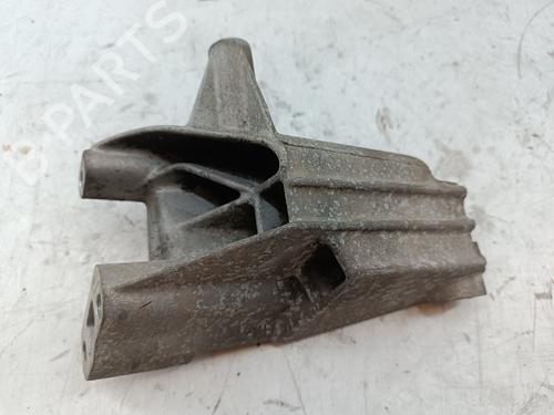 Used Engine mount Engine mount ALFA ROMEO 147 (937_) 1.6 16V T.SPARK (937.AXA1A, 937.AXB1A, 937.BXB1A) (120 hp) 39449009 39449009