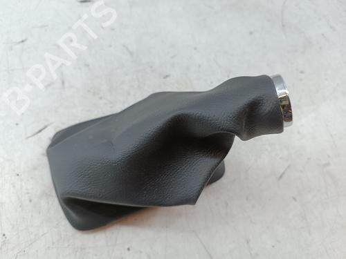shift-knob-toyota-corolla-_e12_-2001-2002-2003-2004-2005-2006-2007-2008-39474948 main image