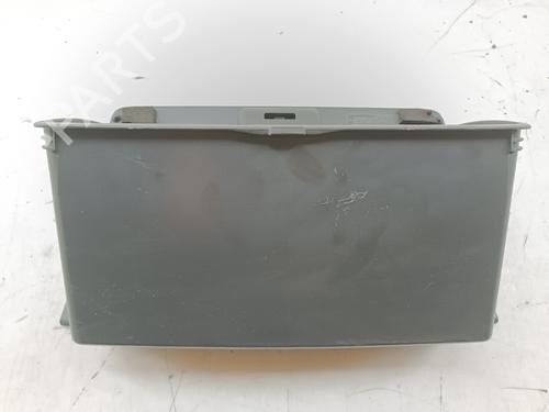 Porta-luvas Porta-luvas TOYOTA COROLLA (_E12_) 1.4 VVT-i (ZZE120_, ZZE120R) (97 hp) 39476831 39476831