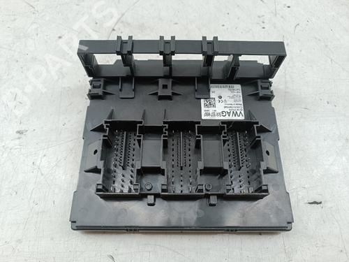 Used Fuse box Fuse box 39538857 39538857