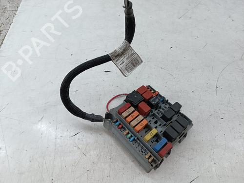 Used Fuse box Fuse box 39616653 39616653