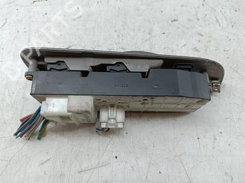 Venstre fortil elrude kontakt Venstre fortil elrude kontakt TOYOTA COROLLA (_E11_) 1.4 (EE111_, EE111R) (86 hp) 39685956 39685956