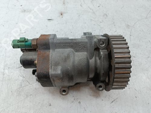 Used Injection pump Injection pump RENAULT MEGANE II Estate (KM0/1_) 1.5 dCi (KM0F, KM0T, KM2B) (82 hp) 39886482 39886482