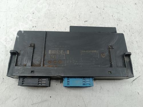 Caja reles / fusibles Caja reles / fusibles BMW 3 Touring (E91) 320 d (177 hp) 39890986 39890986