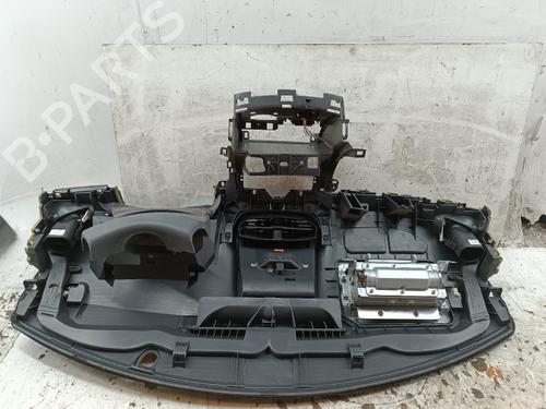 dashboard-renault-clio-iii-br01-cr01-2005-2006-2007-2008-2009-2010-2011-2012-2013-2014-40084184 main image