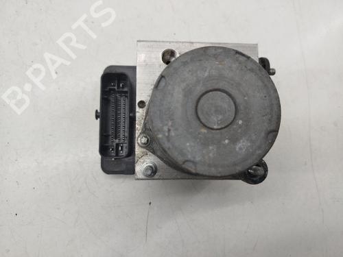 Used Brake master cylinder Brake master cylinder CITROËN C3 III Van (SX_, SY_) BlueHDi 100 (102 hp) 40238464 40238464