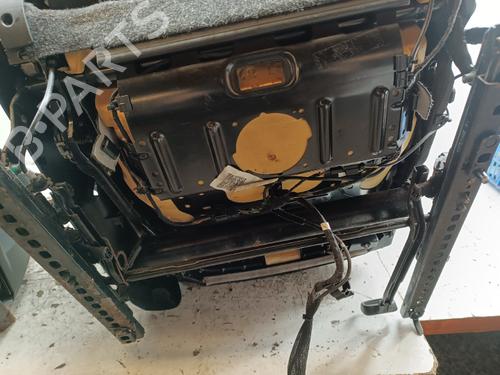 Right front seat VW GOLF VI (5K1) 1.6 TDI | BP40448785C16 - Image 8