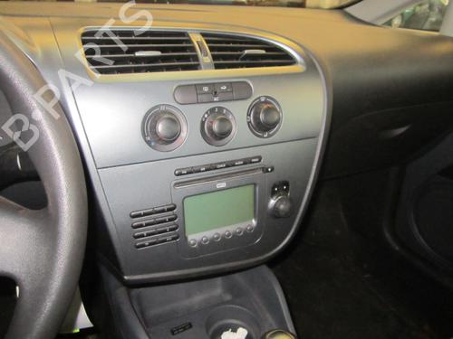 Rear left door window SEAT LEON (1P1)  | BP17290780C20 