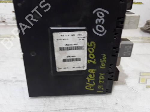 Fuse box SEAT ALTEA (5P1) | BP17287890E1