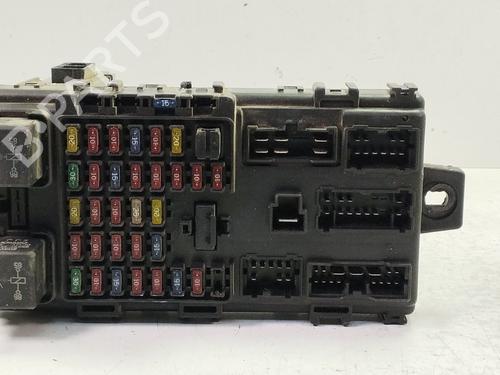 Used Fuse box Fuse box 39076232 39076232