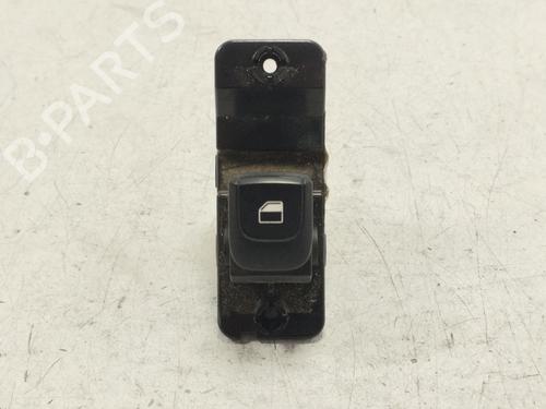 Used Right front window switch KIA STONIC (YB) [2017-2025]  27857972