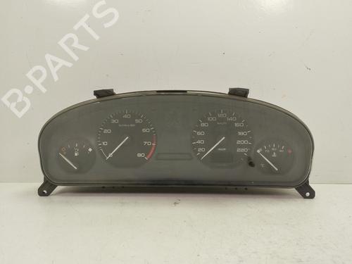 Used Instrument cluster PEUGEOT 406 (8B) [1995-2005]  31051187