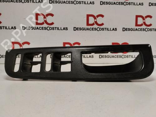 Venstre foran invendig håndtak VW PASSAT B5.5 (3B3) 1.9 TDI (130 hp) 17417795