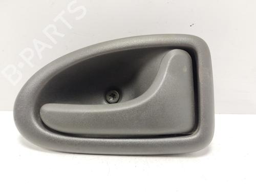 Højre bagtil invendig håndtag RENAULT SCÉNIC I MPV (JA0/1_, FA0_) 1.6 (JA00, JA16, JA15, JA19, JA1V, JA2B, JA2C, JA0B,... (107 hp) 30151973