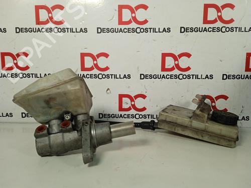 Used Brake master cylinder PEUGEOT 5008 (0U_, 0E_) 1.6 HDi (110 hp) 17413501