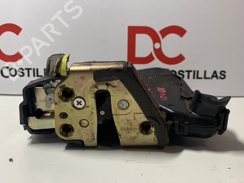 Used Front left lock TOYOTA COROLLA Saloon (_E12_) 1.4 D-4D (NDE120_, NDE120R) (90 hp) 17404089