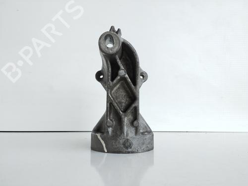 Used Engine mount MERCEDES-BENZ C-CLASS (W203) C 200 CDI (203.004) (116 hp) 30531520