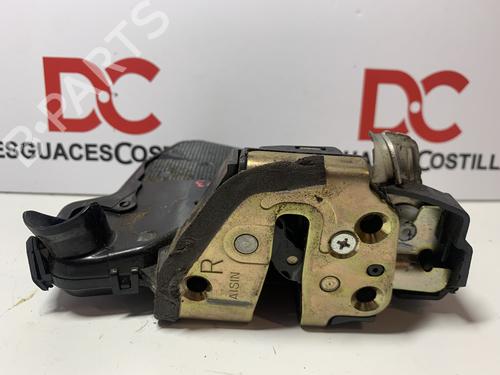 Used Front right lock TOYOTA COROLLA Saloon (_E12_) 1.4 D-4D (NDE120_, NDE120R) (90 hp) 17404099