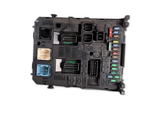 Used Fuse box Fuse box 36990112 36990112