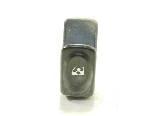 Used Left front window switch RENAULT KANGOO (KC0/1_) [1997-2026]  32229720