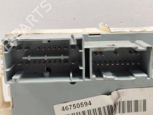 Skrzynka bezpieczników FIAT STILO (192_) 1.6 16V (192_XB1A) | BP29982731E1