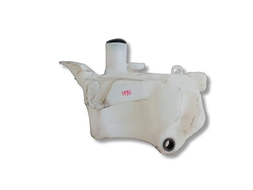 Used Windscreen washer tank Windscreen washer tank 39048581 39048581
