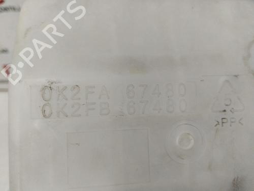 Windscreen washer tank KIA CARENS II MPV (FJ) 2.0 CRDi | BP17421295C113 