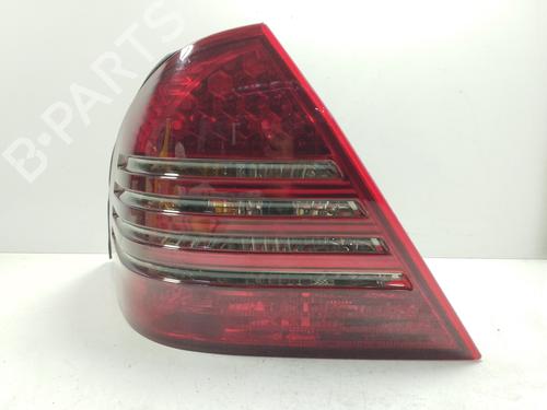Used Left taillight MERCEDES-BENZ C-CLASS (W203) C 200 CDI (203.004) (116 hp) 30529976