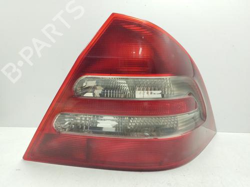 Used Right taillight MERCEDES-BENZ C-CLASS (W203) C 220 CDI (203.006, 203.008) (143 hp) 21050510