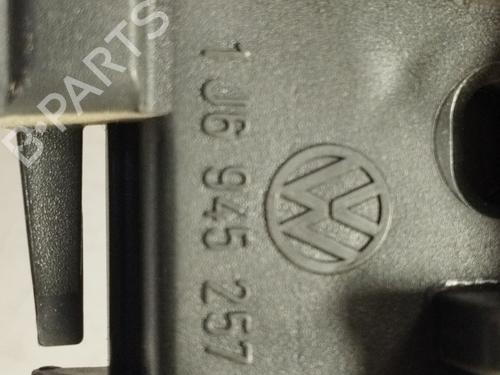 Lamp holder VW GOLF IV (1J1) 1.6 16V | BP22713962L10 