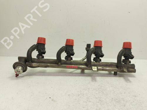 Used Injection rail Injection rail BMW 3 Compact (E36) 316 i (102 hp) 33749319 33749319