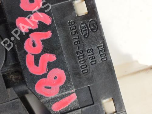Right front window switch HYUNDAI ELANTRA III Saloon (XD) 2.0 CRDi | BP18473172I26 