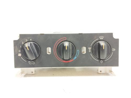 Used Climate control PEUGEOT 306 (7B, N3, N5) 1.9 D (69 hp) 17423426