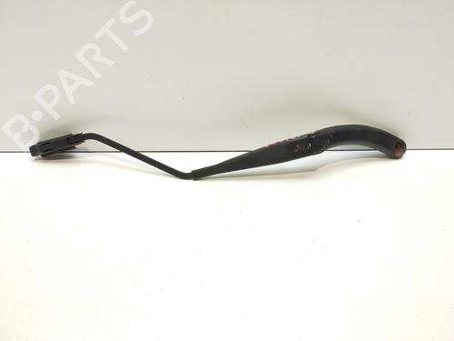 Used Front windshield wiper arm Front windshield wiper arm 39134839 39134839