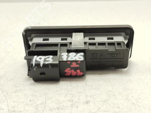Tailgate handle PEUGEOT 208 I (CA_, CC_) 1.2 VTI 82 | BP22543793C132 