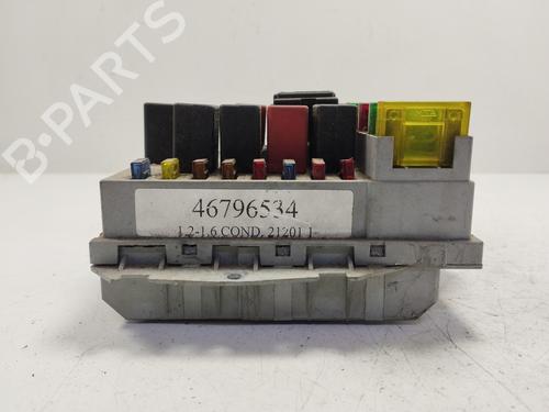 Skrzynka bezpieczników FIAT STILO (192_) 1.6 16V (192_XB1A) | BP29982733E1