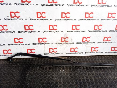 Used Front windshield wiper arm HYUNDAI i30 (PDE, PD, PDEN) 1.6 CRDi (110 hp) 22247539