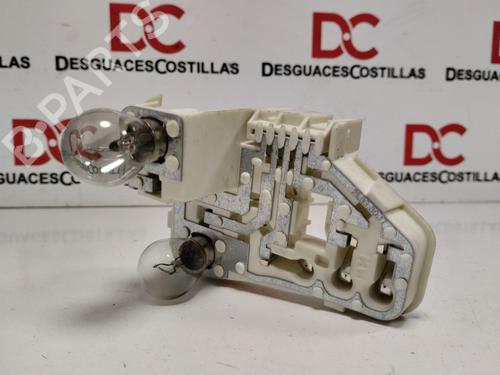 Used Lamp holder BMW 3 (E90) 318 d (143 hp) 21835108