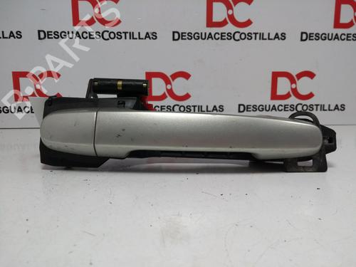 Used Front right exterior door handle TOYOTA COROLLA Verso (ZER_, ZZE12_, R1_) 2.2 D-4D (AUR10_, AUR10R) (136 hp) 17403349