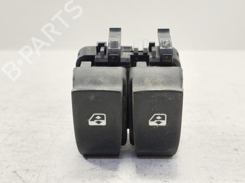 Used Left front window switch RENAULT CLIO III (BR0/1, CR0/1) [2005-2014]  28716432
