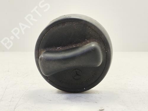 Used Fuel flap MERCEDES-BENZ C-CLASS (W203) C 220 CDI (203.006) (136 hp) 30551589