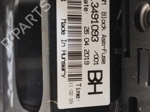 Fuse box OPEL CORSA E (X15)  | BP28425536E1