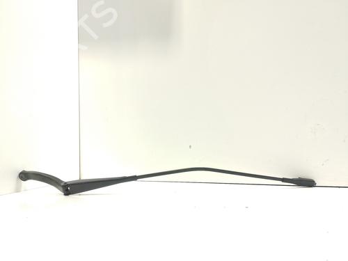 Used Front windshield wiper arm OPEL CORSA E (X15) [2014-2025]  28425528