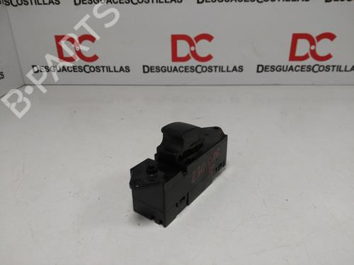 Interrupteur de vitre avant droite MITSUBISHI COLT VI (Z3_A, Z2_A) 1.5 DI-D (Z39A) (95 hp) 32085394