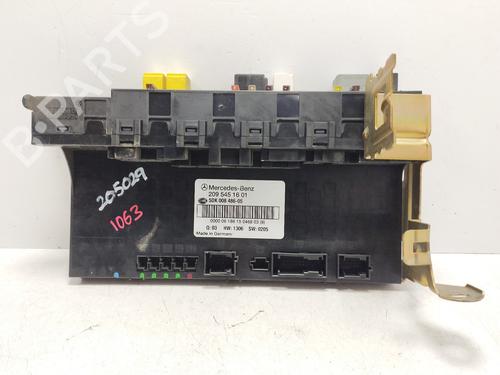 Used Fuse box MERCEDES-BENZ C-CLASS (W203) C 220 CDI (203.008) (150 hp) 27694119