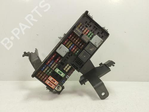 Used Fuse box Fuse box 39076085 39076085