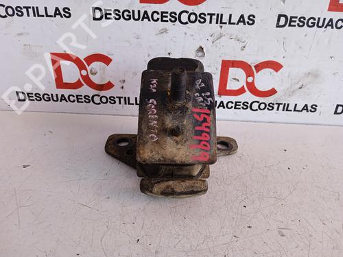 Used Engine mount KIA SORENTO I (JC) 2.5 CRDi 4WD (140 hp) 30699285