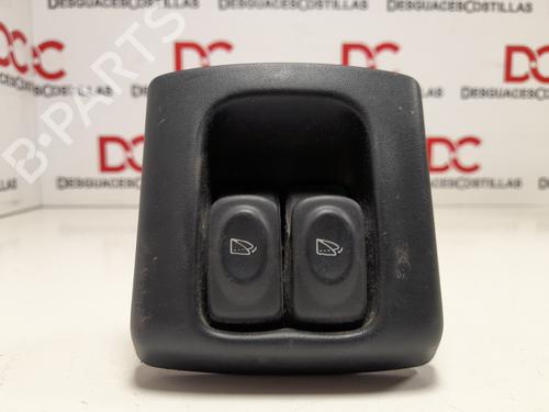 Interrupteur de vitre avant droite RENAULT MEGANE I Coach (DA0/1_) 1.6 16V (DA0B, DA04, DA11) (107 hp) 17407947