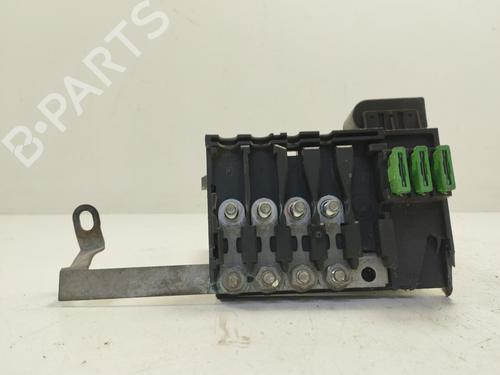 Used Fuse box Fuse box 39075401 39075401